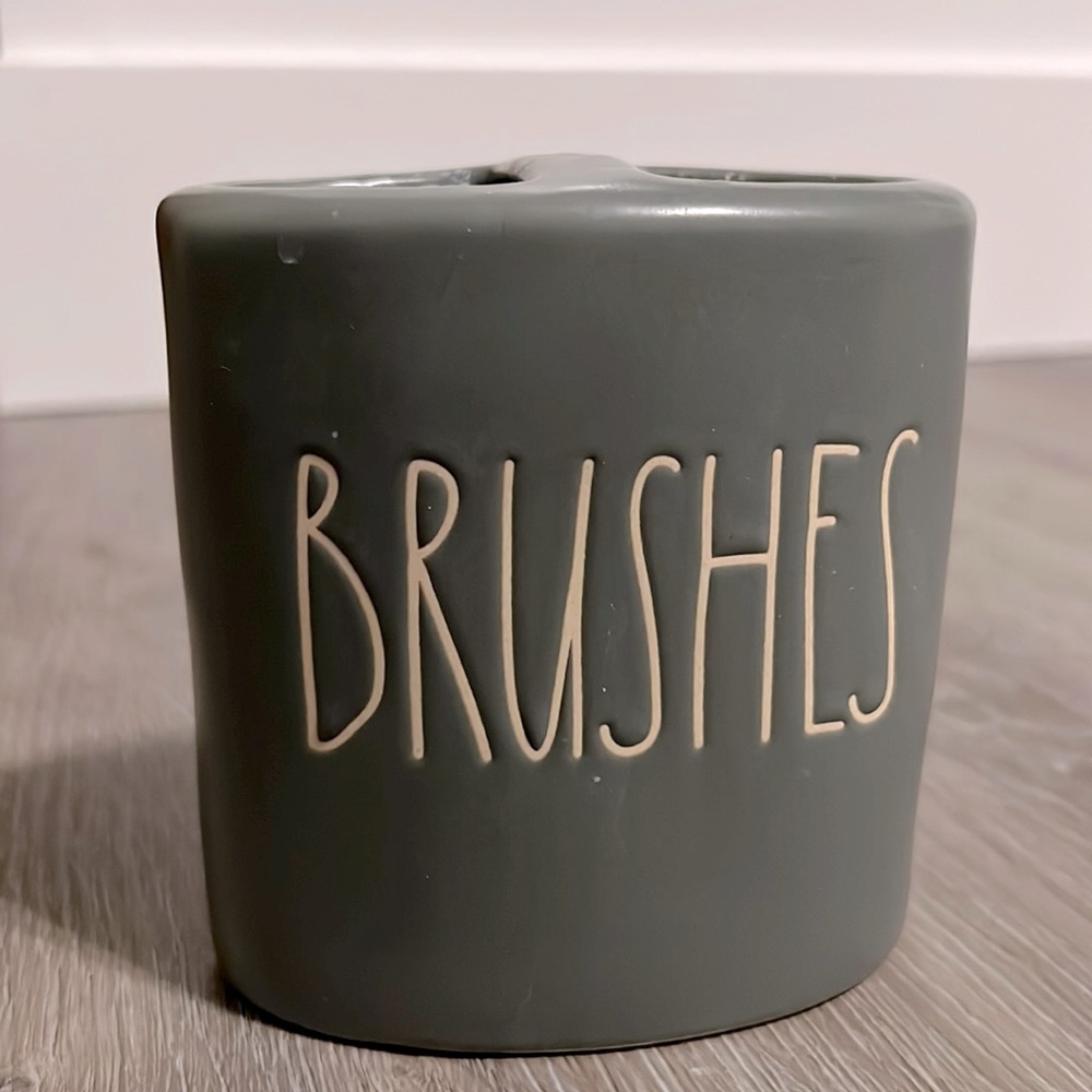 RAE DUNN - BRUSHES HOLDER